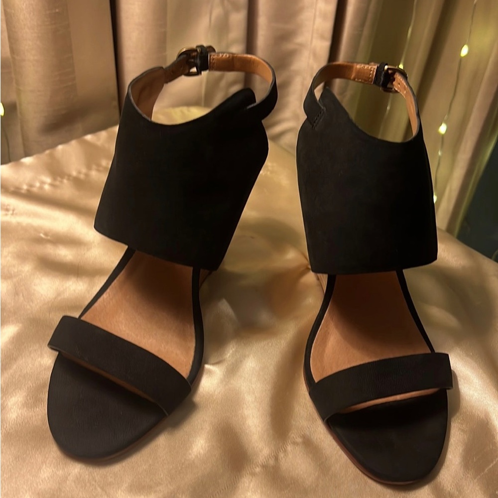 Suede wedge sandals